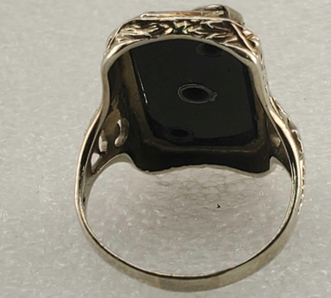 Rare Art Deco White Gold 3-Diamond & Onyx Ring