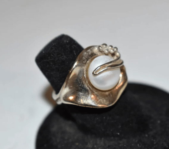 Israel Sterling Silver Pearl Sculptured Ring