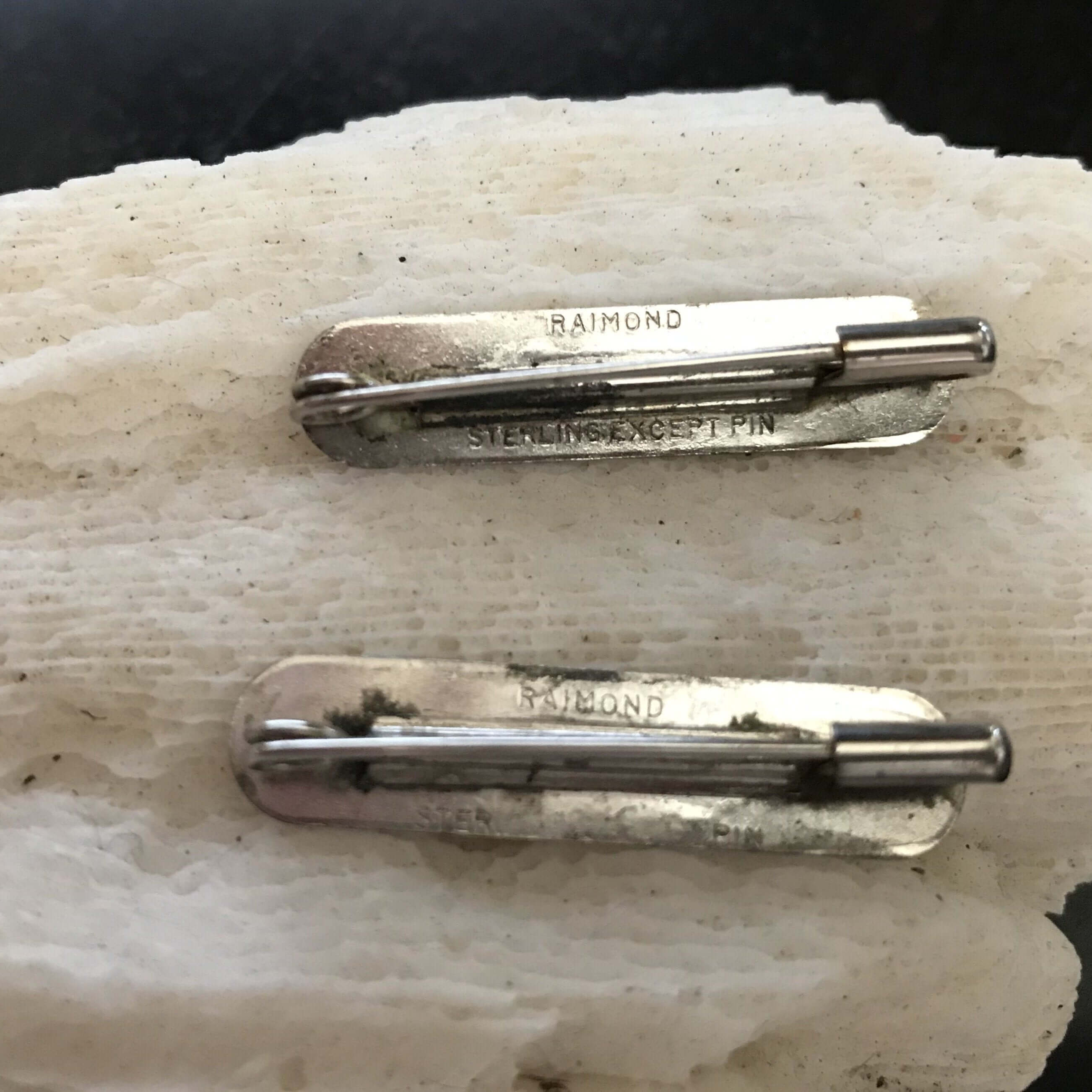 Pair of Raimond Vintage 1950's Sterling Silver Collar Pins - Shop Thrifty Treasures