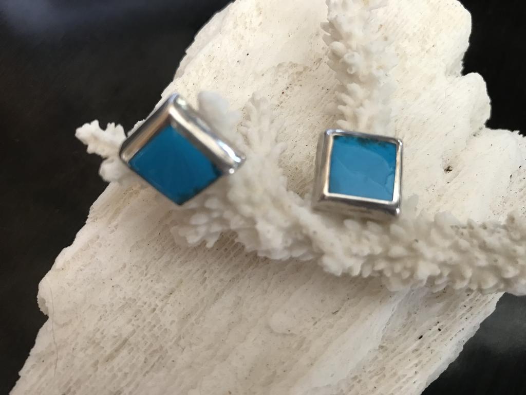 Sterling Silver Vintage Mexican Ceruleite Cube Earrings - Shop Thrifty Treasures