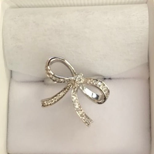 Beautiful White Topaz Quality Bow Ring